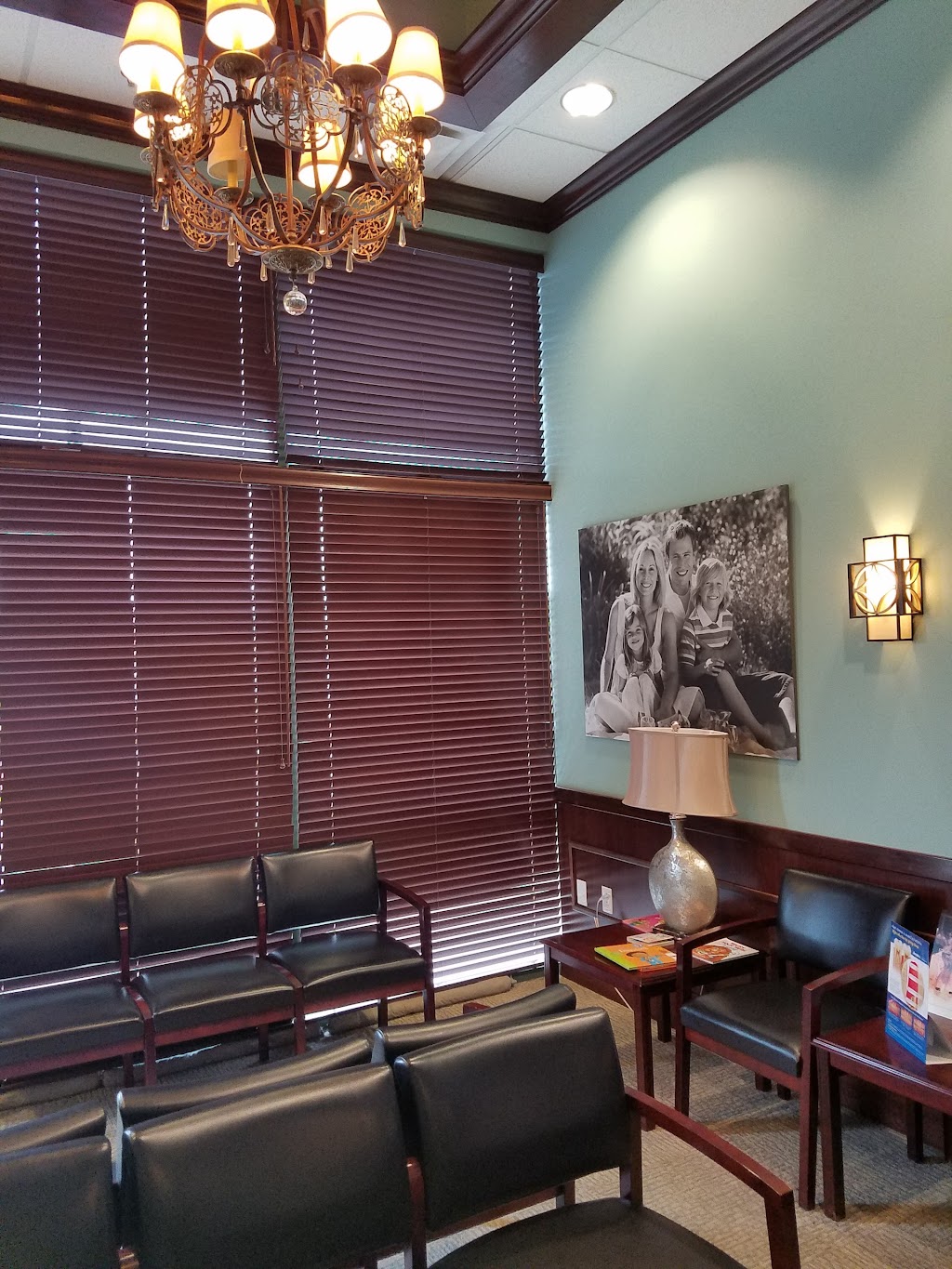 Streets of St. Charles Dental | 1520 S 5th St Suite 103, St Charles, MO 63303, USA | Phone: (636) 493-6494