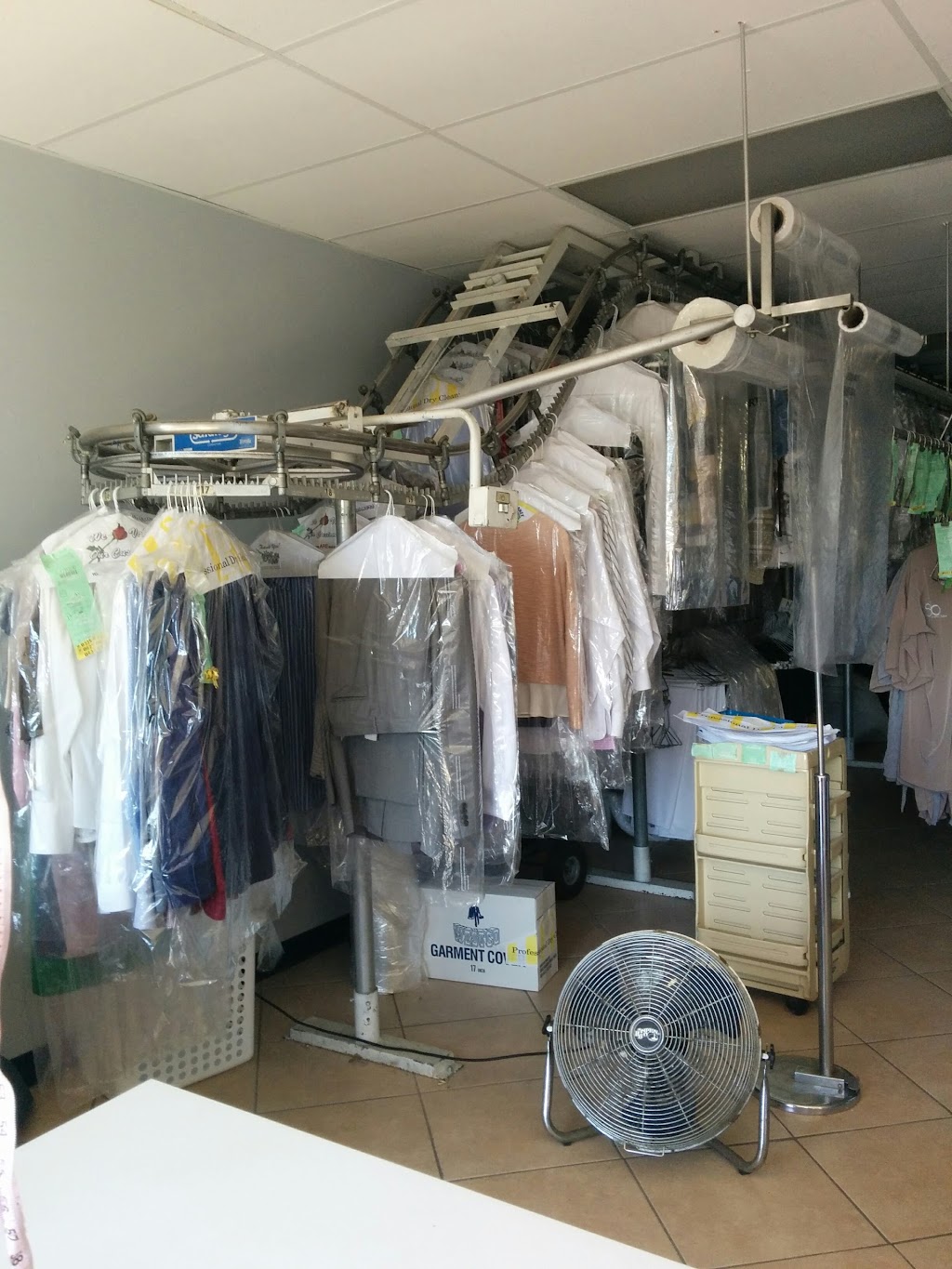 Lake Balboa Laundry & Cleaners | 16851 Victory Blvd Suite 5, Van Nuys, CA 91406, USA | Phone: (818) 787-4700