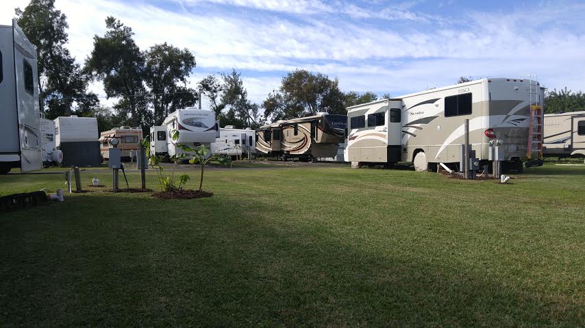 Lone Pine RV Park | 201 11th Ave NW, Ruskin, FL 33570, USA | Phone: (813) 336-1864