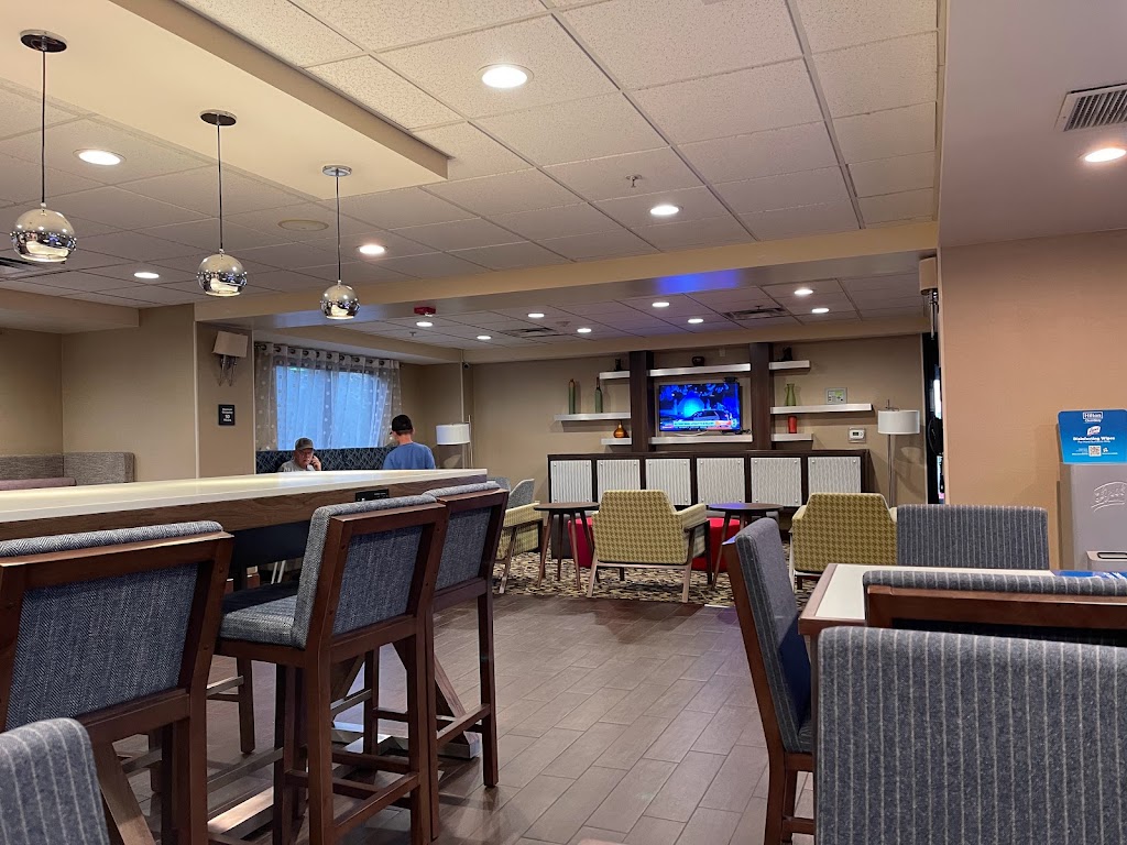 Absolute Roofing | 6229 W Magnolia Ave, Everett, WA 98203, USA | Phone: (425) 314-5610