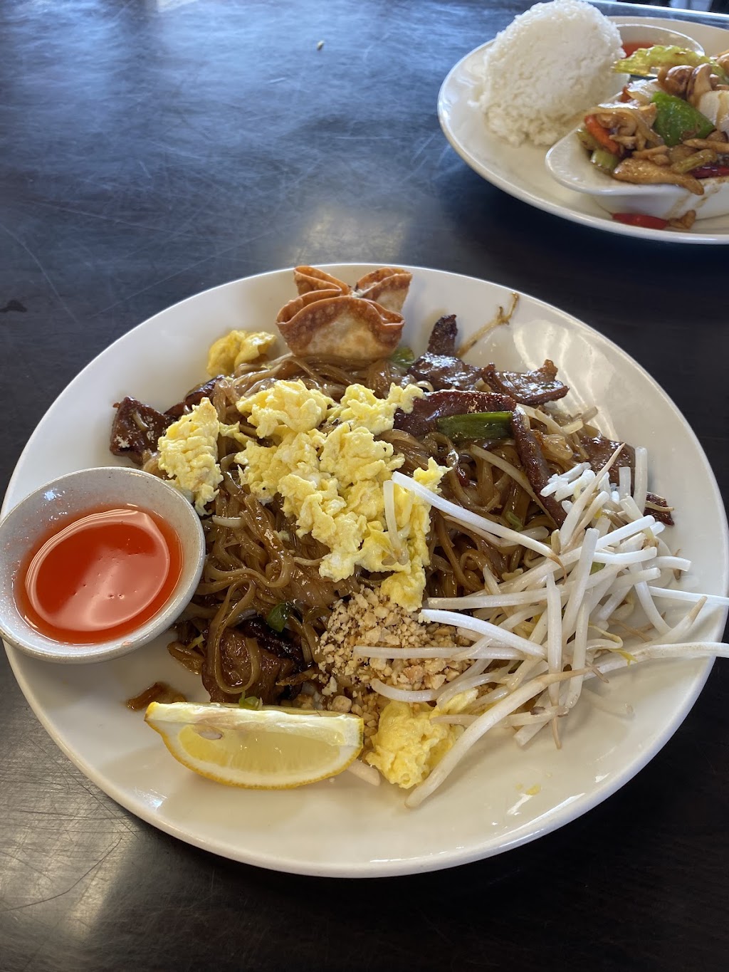 Yum Thai | 6420 E State Blvd, Fort Wayne, IN 46815, USA | Phone: (260) 748-0168