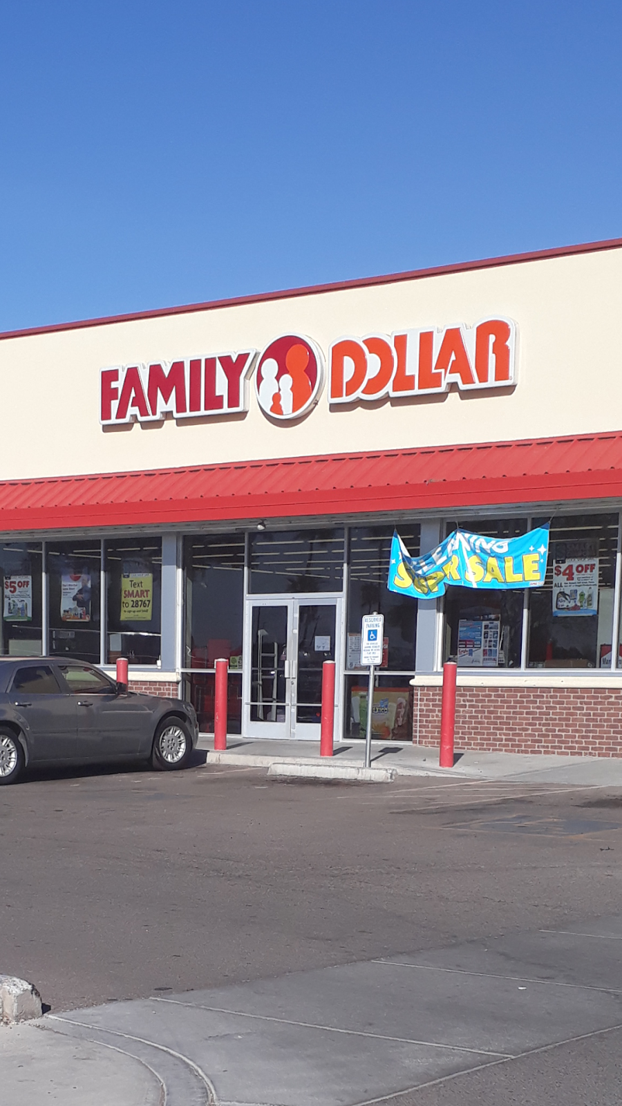 Family Dollar | 5255 S Central Ave, Phoenix, AZ 85040, USA | Phone: (480) 824-7172