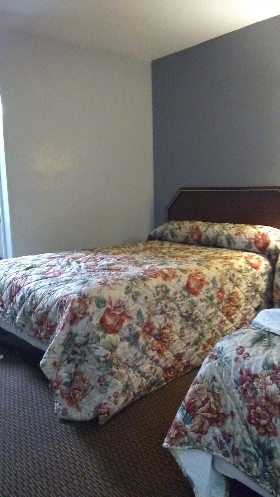 Wilshire Inn Motel | 1720 E E Main St, Cushing, OK 74023, USA | Phone: (918) 225-1900