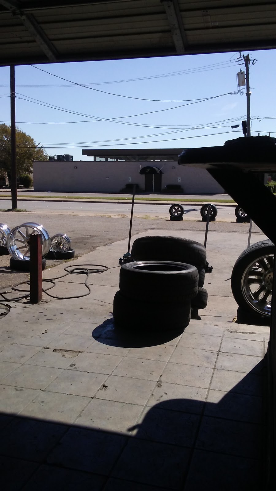 Mardini quick tire | 4822 S Lancaster Rd, Dallas, TX 75216, USA | Phone: (972) 408-8028