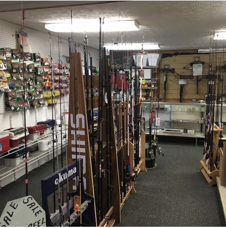 J & R Live Bait & Guns | 1815 Cedar Hill Rd, Lancaster, OH 43130, USA | Phone: (740) 653-5308