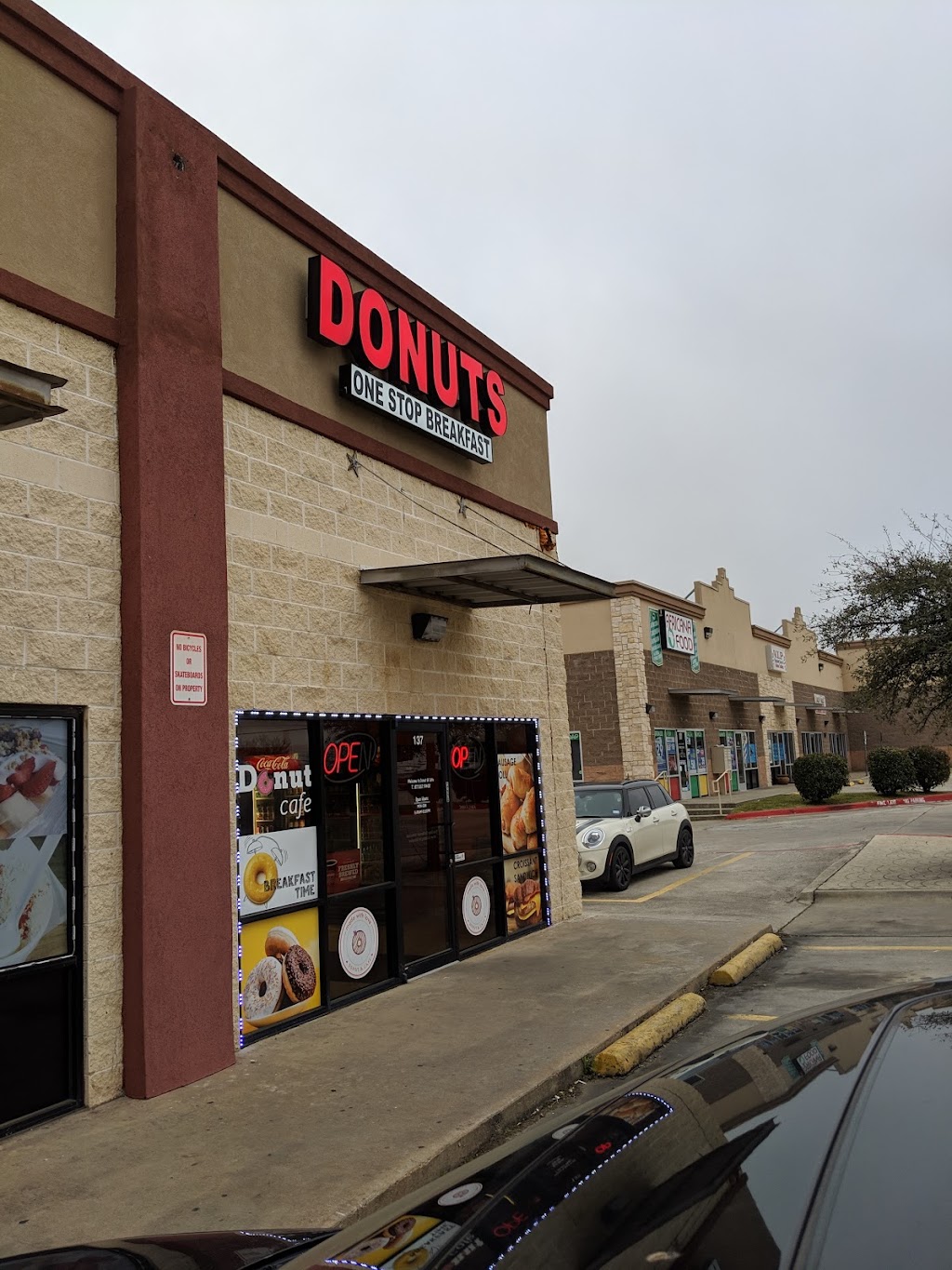 Donuts & Cafe | 7301 Matlock Rd #137, Arlington, TX 76002, USA | Phone: (817) 557-9408
