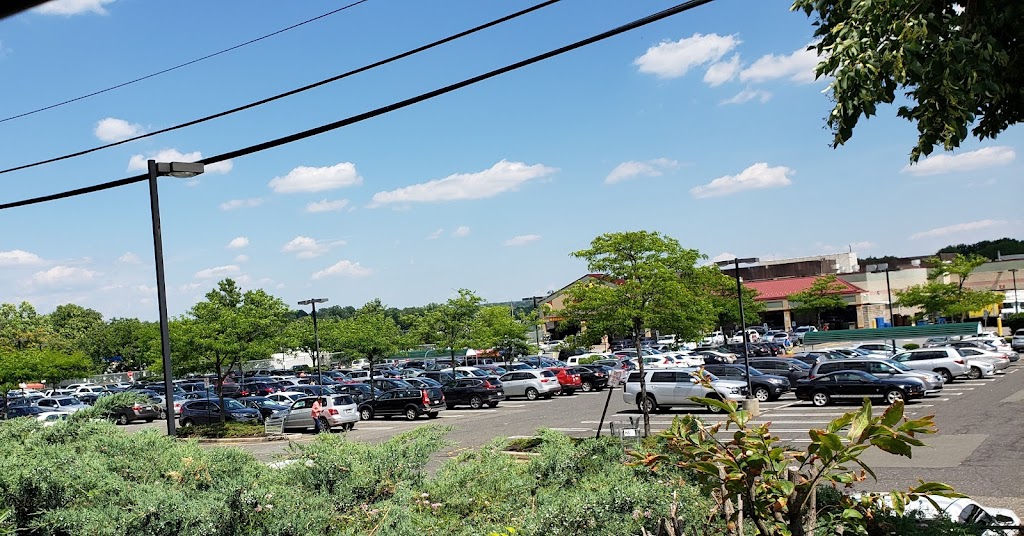 ShopRite Parking Lot | Paramus, NJ 07652 | Phone: (201) 843-6616