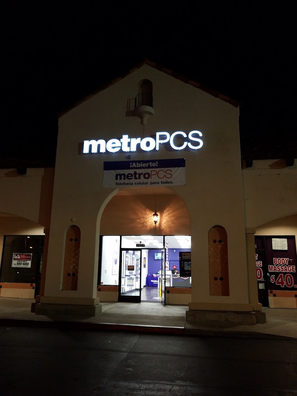Metro by T-Mobile | 12190 Perris Blvd STE F, Moreno Valley, CA 92557, USA | Phone: (951) 247-4605