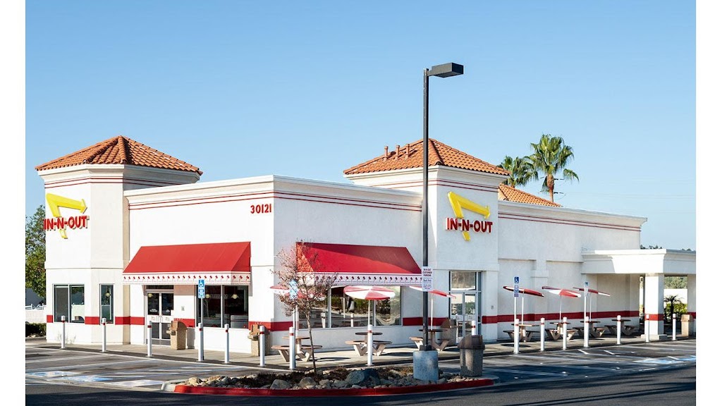 In-N-Out Burger | 30121 Santa Margarita Pkwy, Rancho Santa Margarita, CA 92688, USA | Phone: (800) 786-1000
