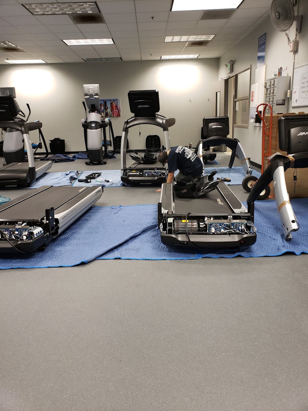 Toms Fitness Equipment Relocation | 13600 Herrick Ave, Sylmar, CA 91342, USA | Phone: (818) 464-5504