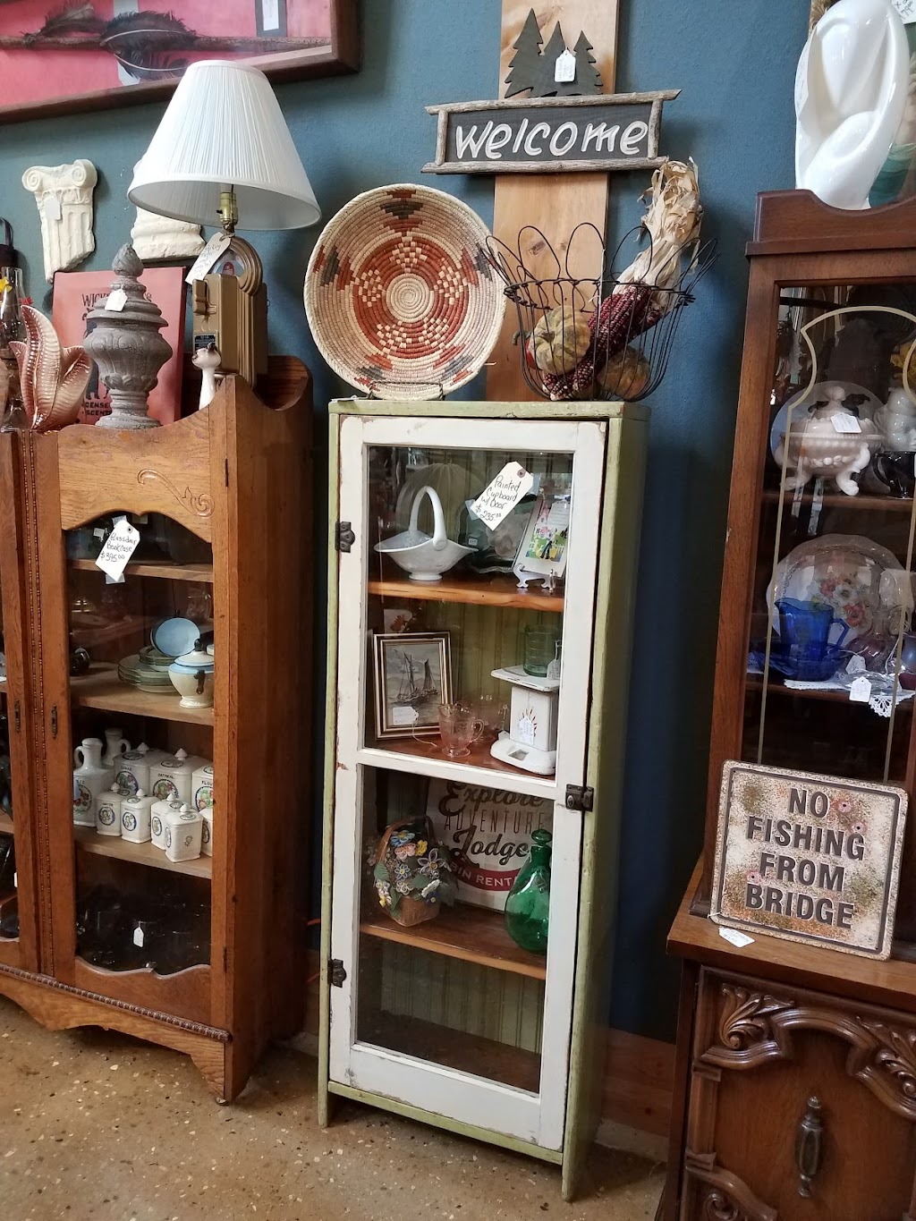 Vintage Pickins | 11320 N Kenlyn Rd, Edgerton, WI 53534, USA | Phone: (608) 931-7258