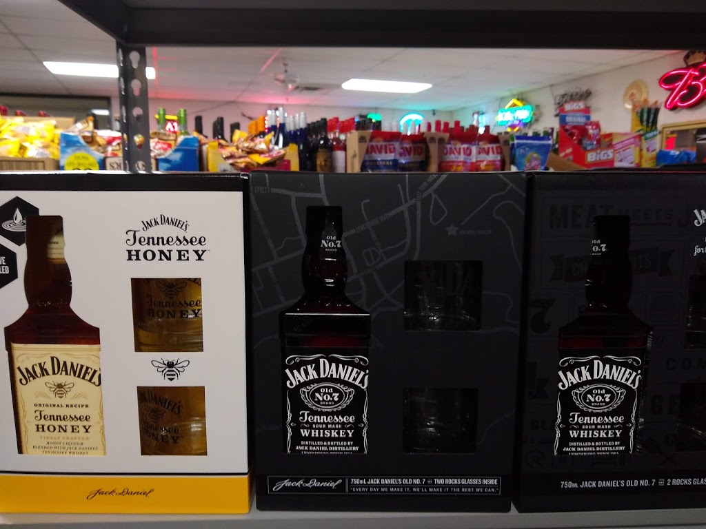 Davis Liquor Outlet | 3331 E 47th St S, Wichita, KS 67216 | Phone: (316) 524-4634