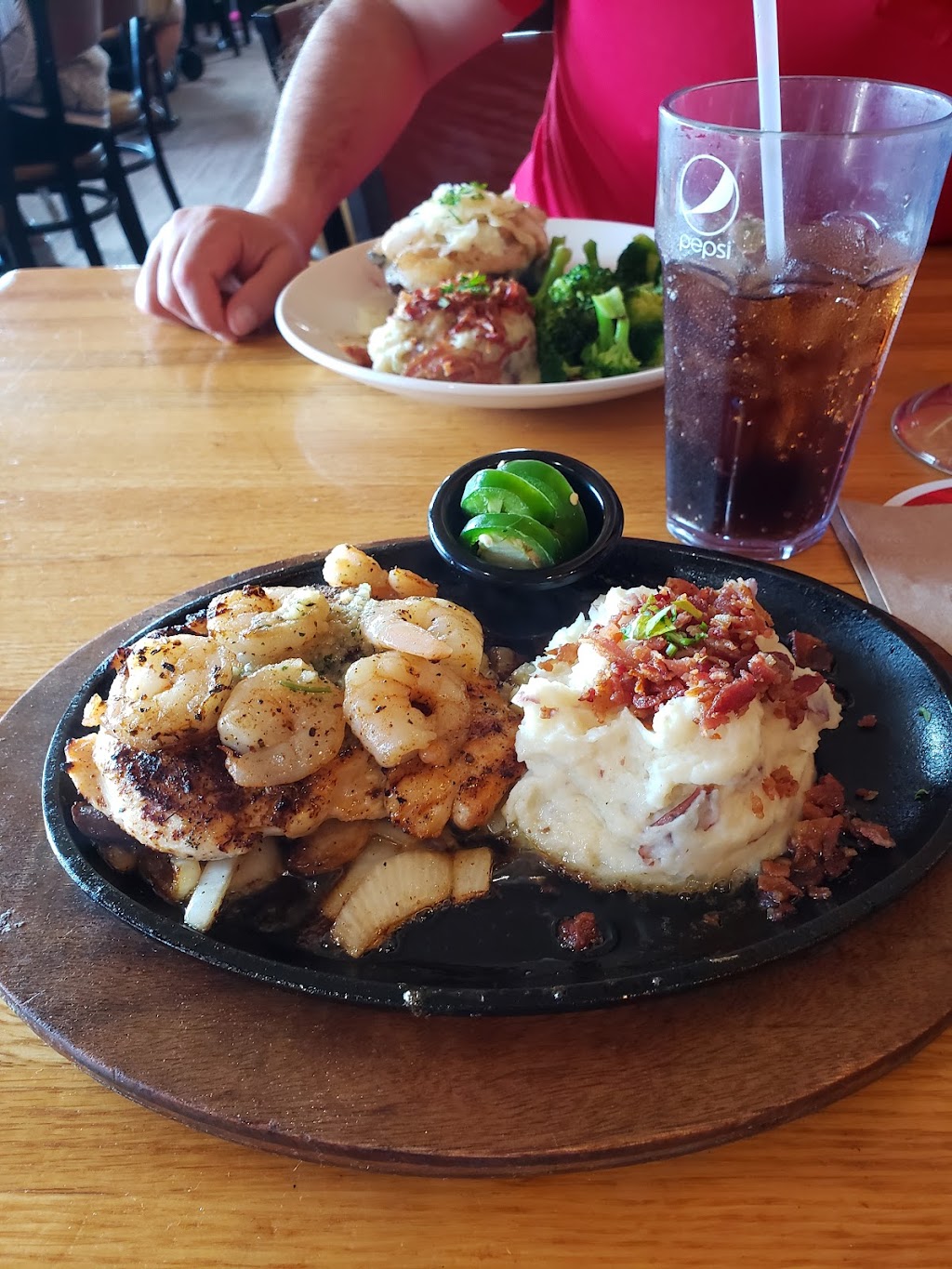 Apple Barrel | 517 23rd St E, Columbus, NE 68601, USA | Phone: (402) 564-8268