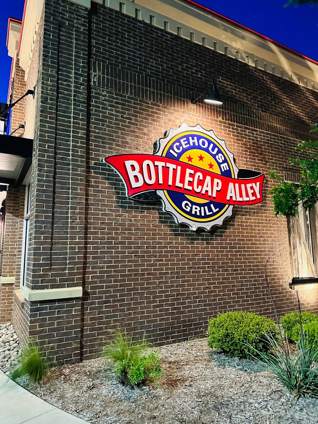 Bottlecap Alley Icehouse Grill | 11990 US-380, Cross Roads, TX 76227 | Phone: (940) 365-2500