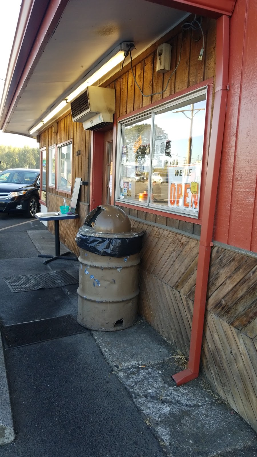 Big Burger Drive-In | 31465 OR-213, Molalla, OR 97038, USA | Phone: (503) 829-4240