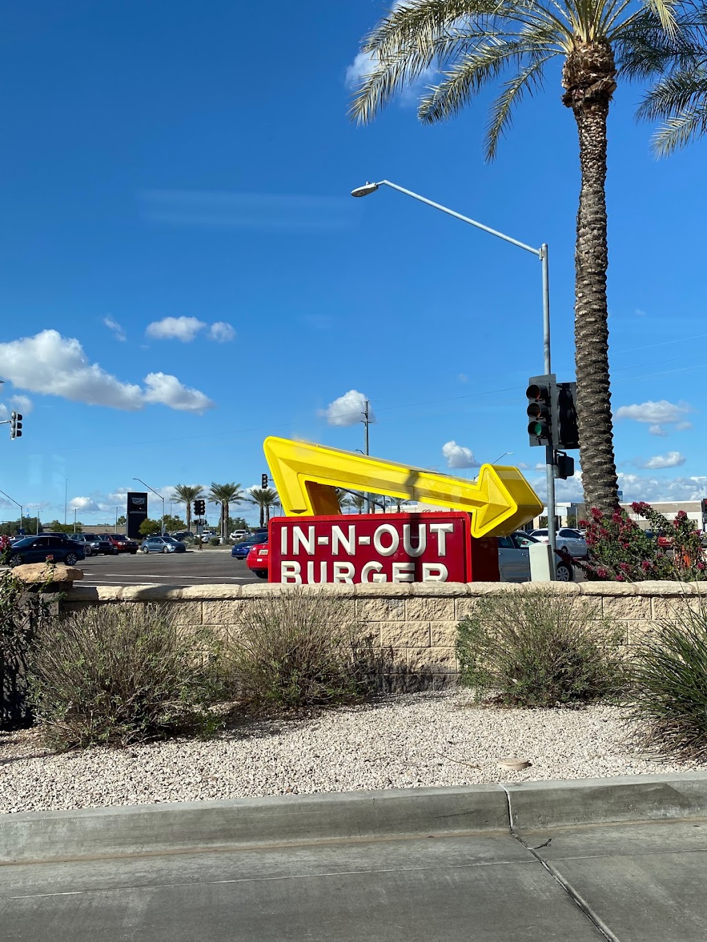 In-N-Out Burger | 8285 W Bell Rd, Peoria, AZ 85382, USA | Phone: (800) 786-1000