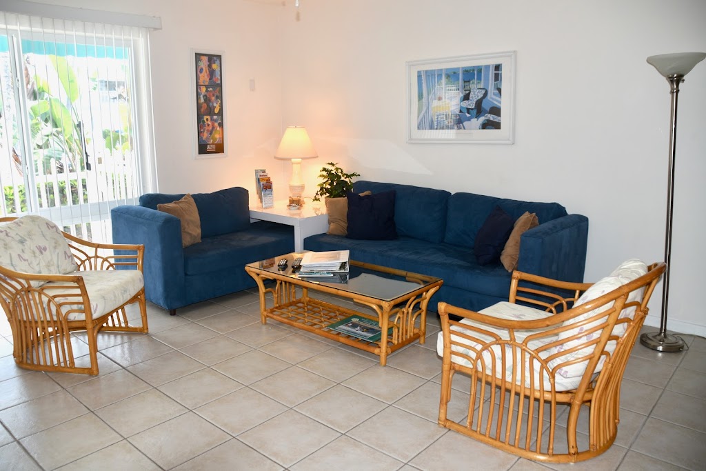 Pineapple Place | 3217 NE 7th Pl, Pompano Beach, FL 33062, USA | Phone: (703) 474-1779