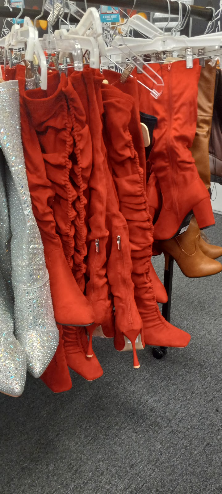 Citi Trends | 39749 Lyndon B Johnson Fwy Ste. 320, Dallas, TX 75237, USA | Phone: (972) 709-7107