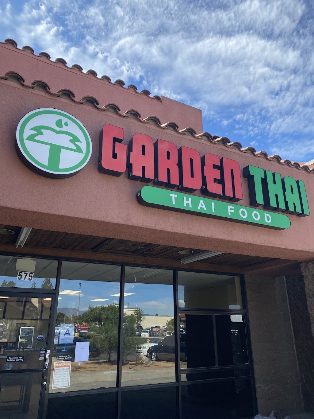 Garden Thai Rialto Restaurant | 575 S Riverside Ave, Rialto, CA 92376, USA | Phone: (909) 566-4001