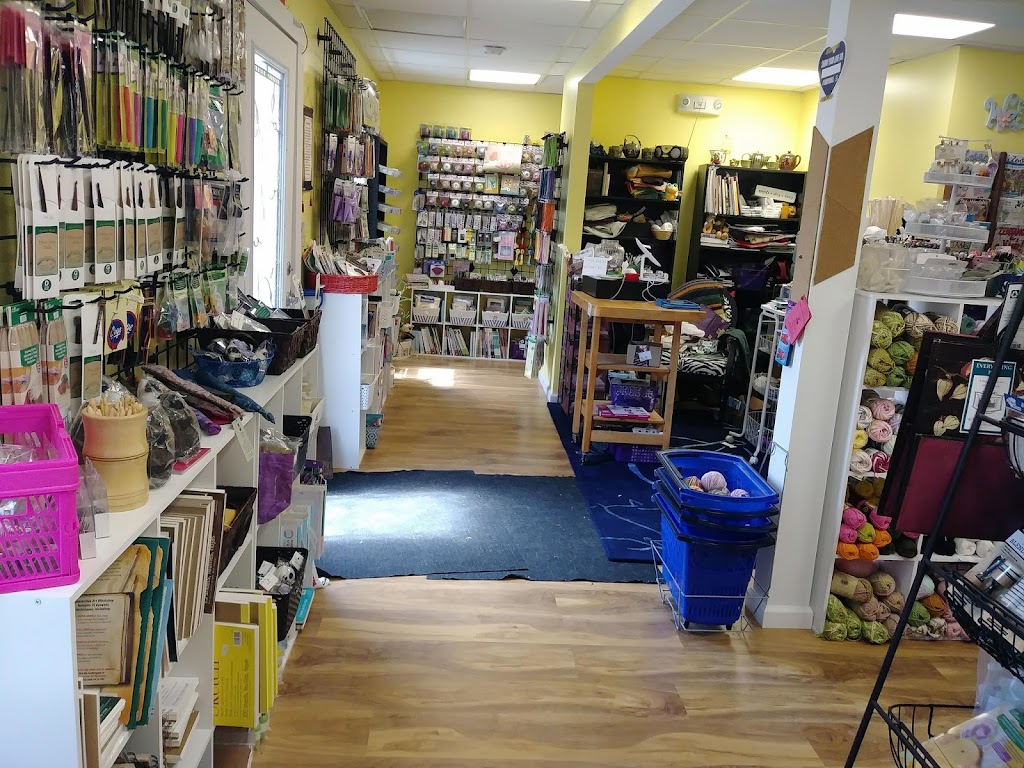 Karens Yarn Paper Scissors | 550 E Main St, Batavia, NY 14020, USA | Phone: (585) 584-3296