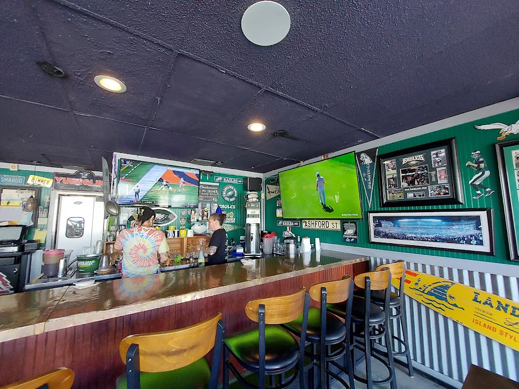 Slims Place | 9701 Gulf Dr, Anna Maria, FL 34216, USA | Phone: (941) 567-4056