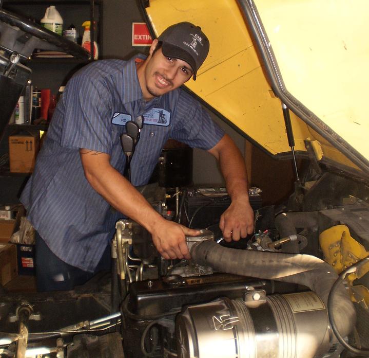 Russs Lift Truck Maintenance | 2760 E Miraloma Ave, Anaheim, CA 92806 | Phone: (714) 225-0624