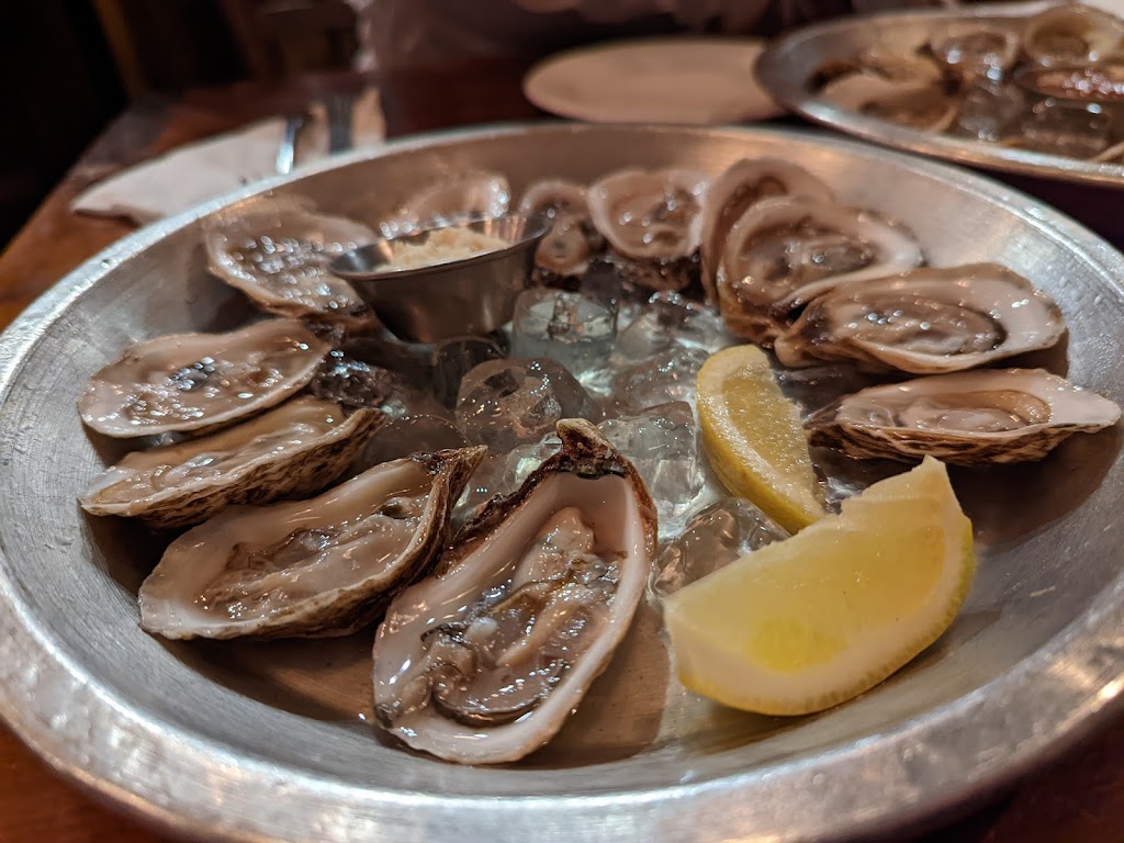 Albany Ale and Oyster | 281 New Scotland Ave, Albany, NY 12208, USA | Phone: (518) 487-4152