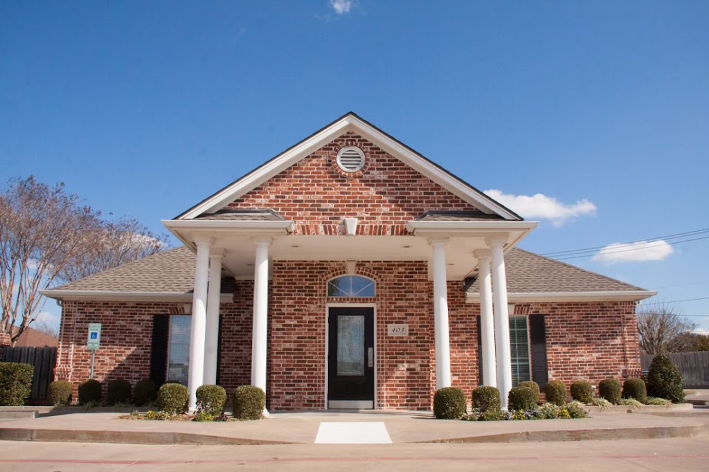 Braunlin Family Dentistry | 403 S Colonial Dr, Cleburne, TX 76033, USA | Phone: (817) 641-2288