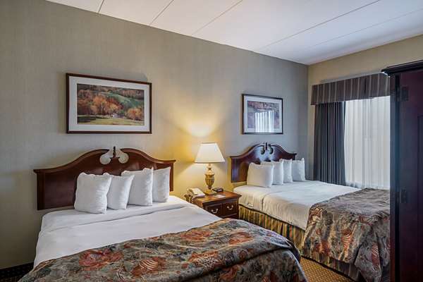 Quality Inn & Suites Skyways | 147 N Dupont Hwy, New Castle, DE 19720, USA | Phone: (302) 328-6666