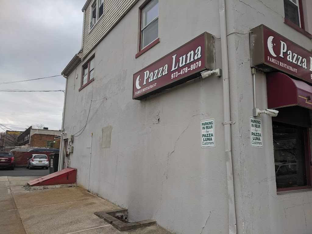 Pazza Luna Restaurant & Pizzeria | 52 Chestnut St, Garfield, NJ 07026, USA | Phone: (973) 478-8070