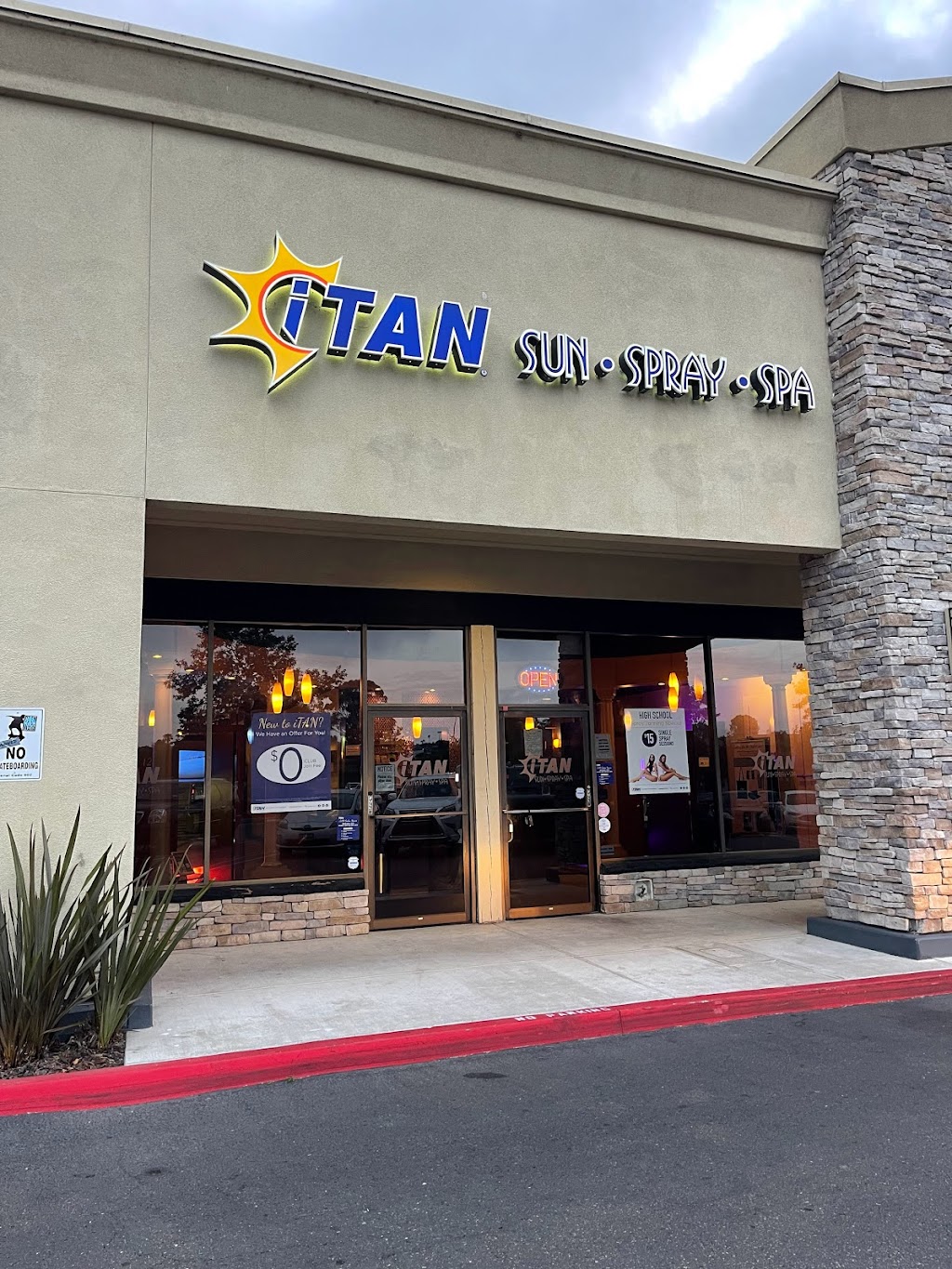 iTAN Sun Spray Spa - Encinitas | 421 Santa Fe Dr, Encinitas, CA 92024, USA | Phone: (760) 942-9632