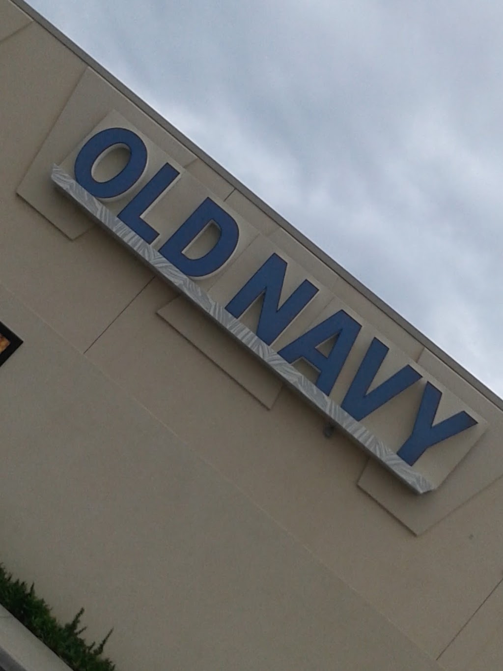 Old Navy | 91-5431 Kapolei Pkwy Space D-102, Kapolei, HI 96707, USA | Phone: (808) 726-2416