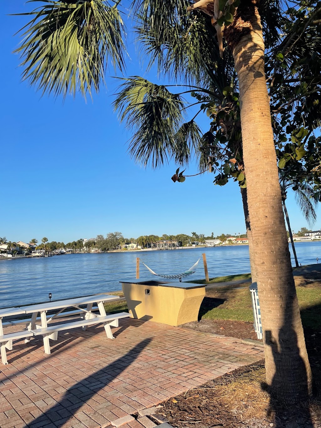 Snell Isle Apartments | 1515 Eden Isle Blvd NE, St. Petersburg, FL 33704, USA | Phone: (727) 894-4300