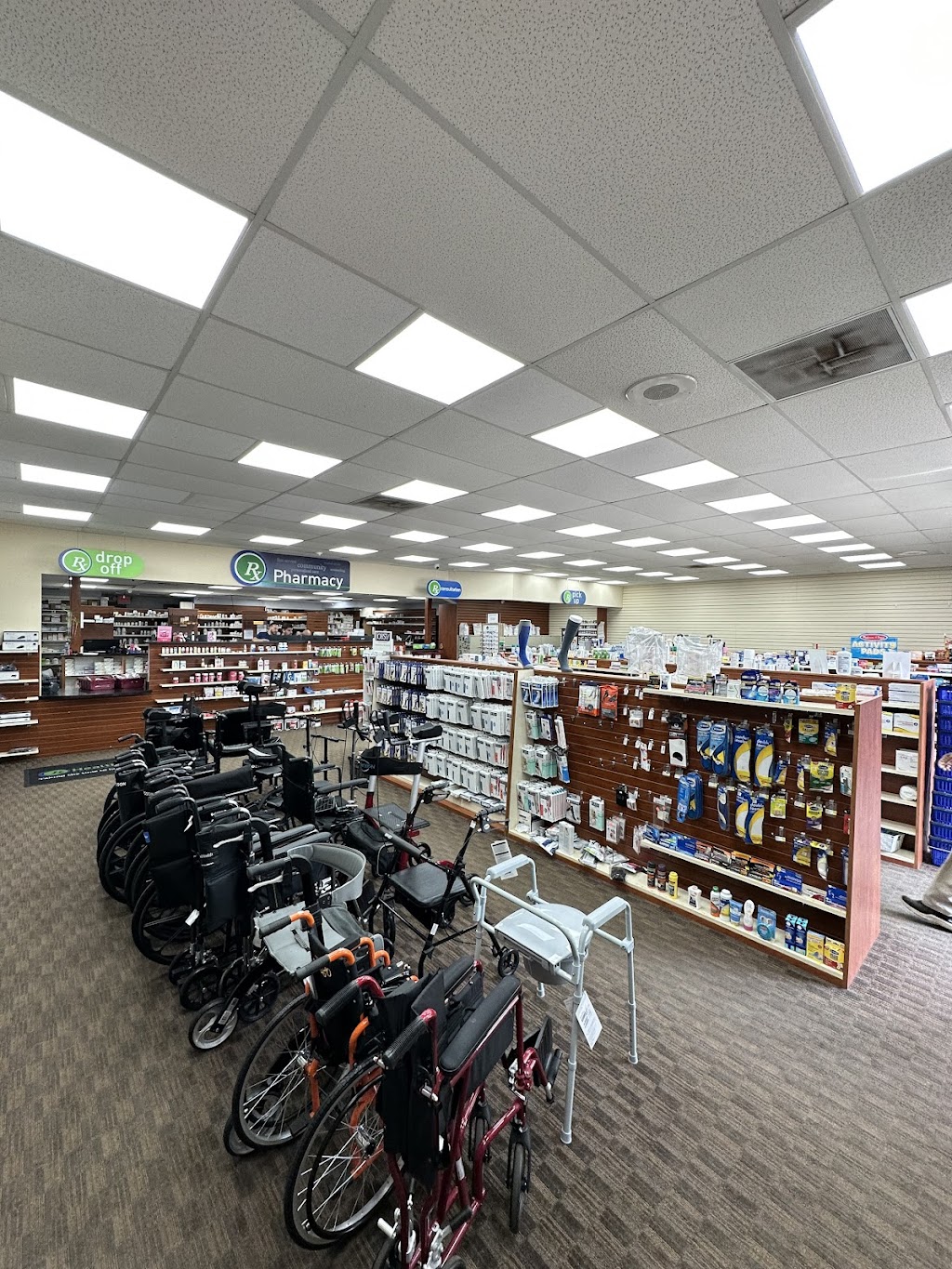 Farmington Drugs and Medical Supplies Pharmacy - Livonia | 20434 Farmington Rd, Livonia, MI 48152, USA | Phone: (248) 478-3922