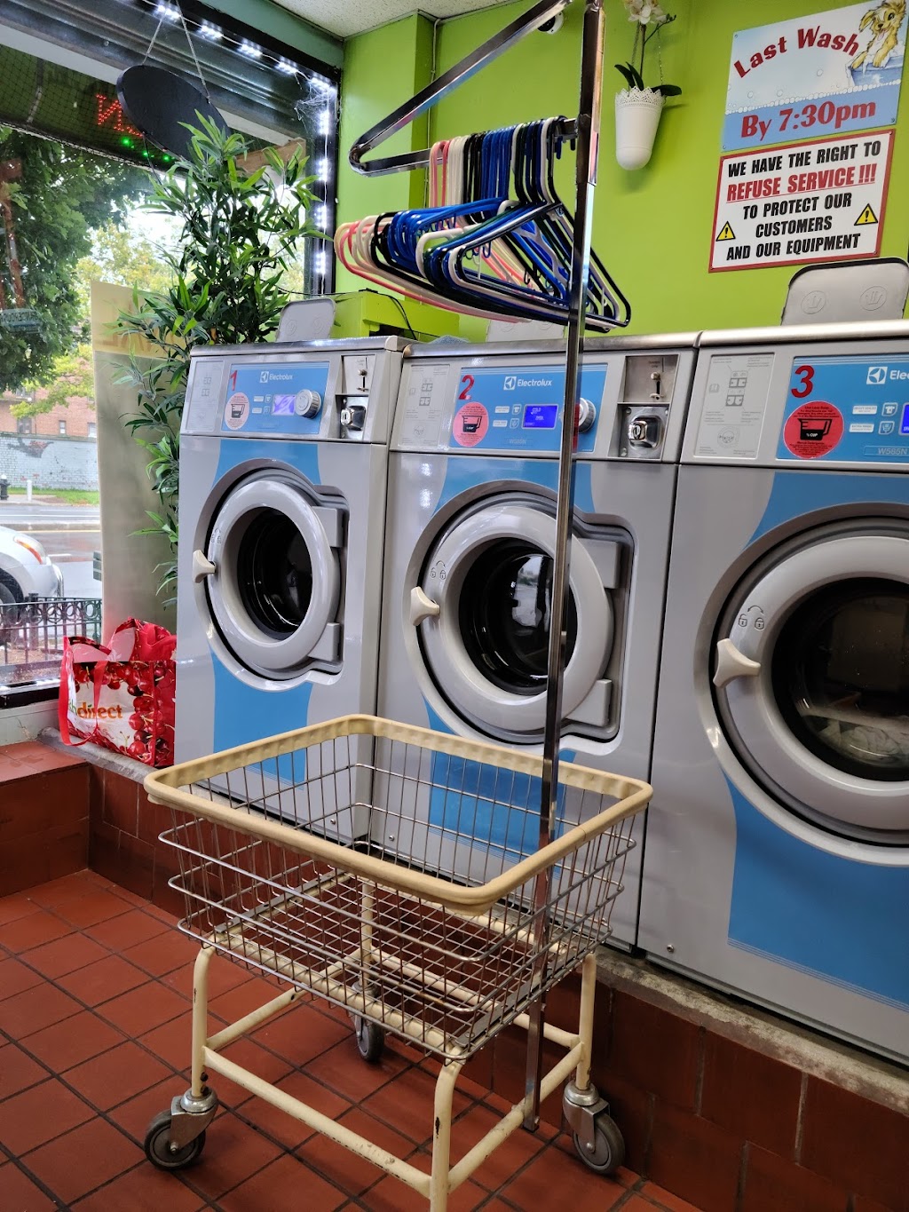 Green Wave Laundromat corp. | 222-13 Braddock Ave, Queens Village, NY 11428, USA | Phone: (718) 740-5004