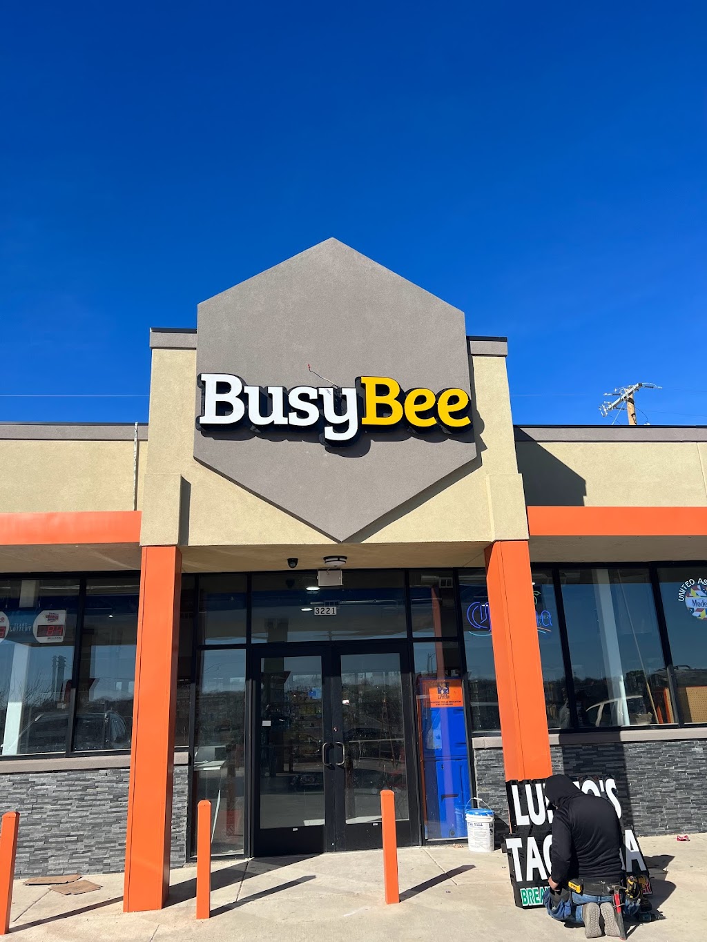 Busybee | 3221 Loving Ave, Fort Worth, TX 76106, USA | Phone: (682) 255-5022