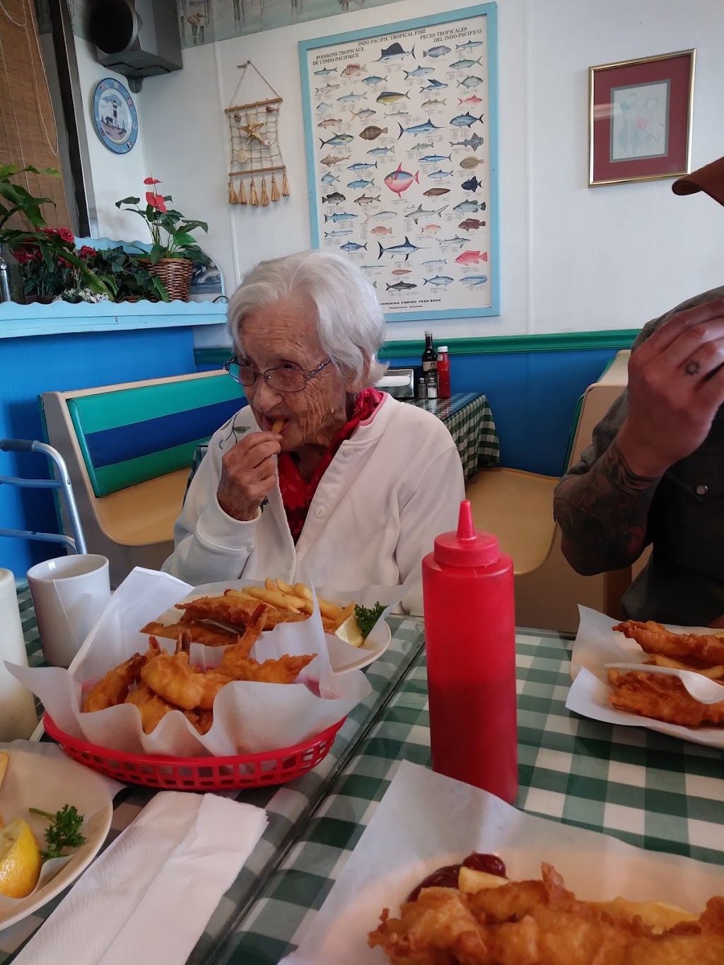 Tugboat Fish & Chips | 1900 Fruitridge Rd, Sacramento, CA 95822, USA | Phone: (916) 393-1900