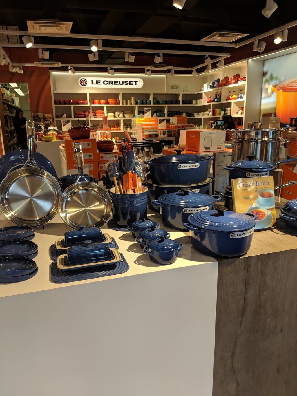 Le Creuset Outlet Store | 1476 US-9, Lake George, NY 12845, USA | Phone: (518) 792-0275
