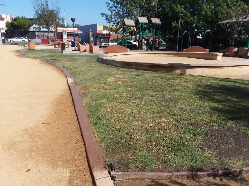 Unidad Park | Beverly Park, Los Angeles, CA 90026, USA | Phone: (213) 485-4833