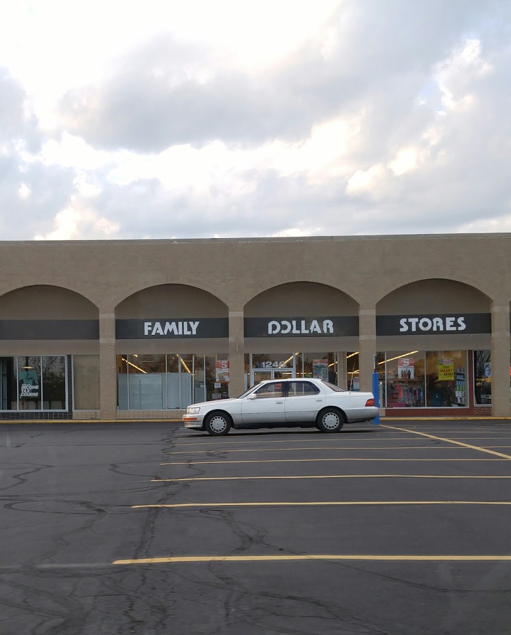 Family Dollar | 1246 E Central Ave, Miamisburg, OH 45342, USA | Phone: (937) 388-7785
