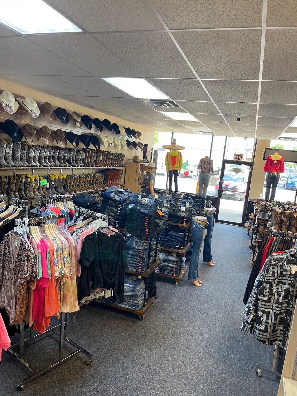 S.Padilla Work & Western Wear | 2524 Gus Thomasson Rd, Dallas, TX 75228, USA | Phone: (972) 685-6062