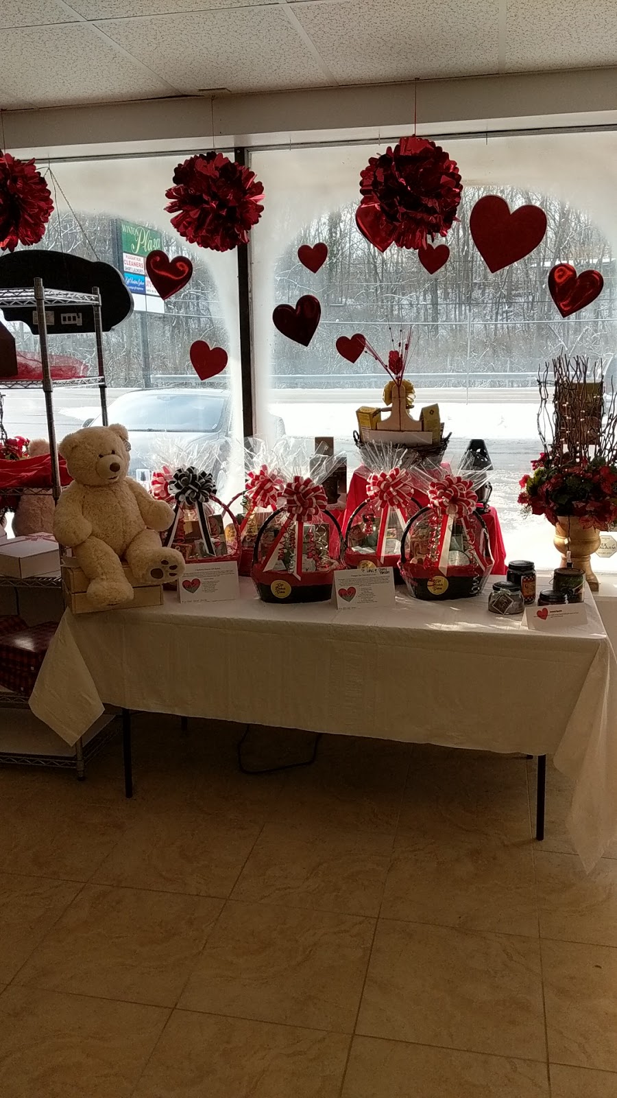 Gift Baskets Galore | 6106 Winton Rd unit b, Fairfield, OH 45014, USA | Phone: (513) 777-7687