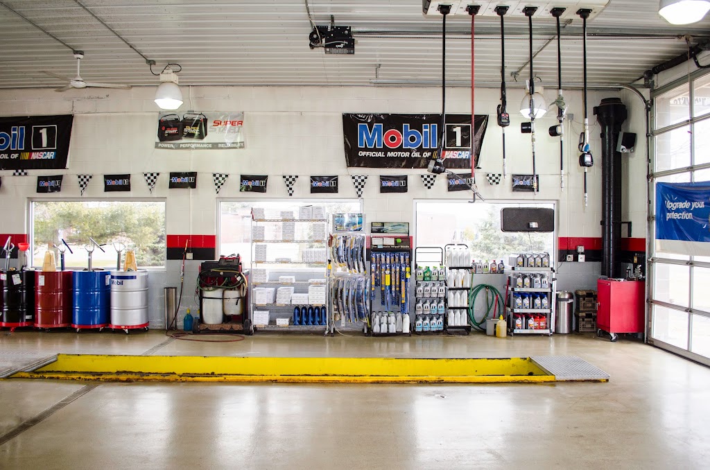 Express Lube & Rental: New Richmond | 121 W N Shore Dr, New Richmond, WI 54017, USA | Phone: (715) 246-2026