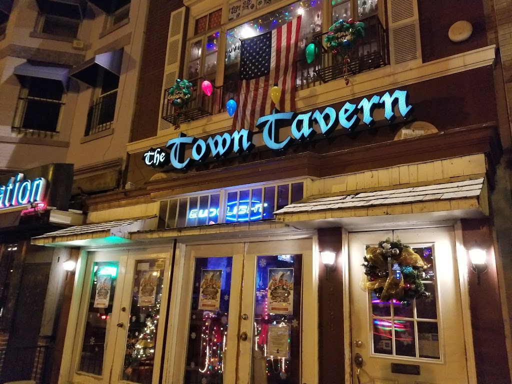 Town Tavern DC | 2323 18th St NW, Washington, DC 20009, USA | Phone: (202) 387-8696