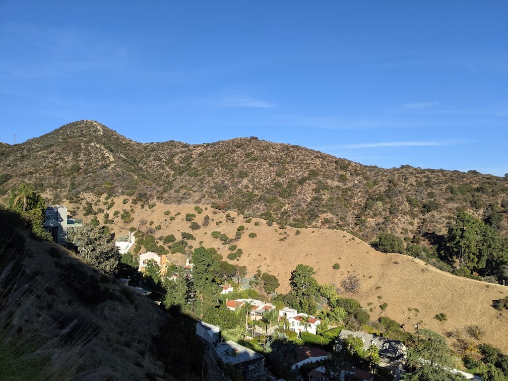 Runyon Canyon Flag | W Ridge Hiking Trail, Los Angeles, CA 90046, USA | Phone: (310) 903-8718