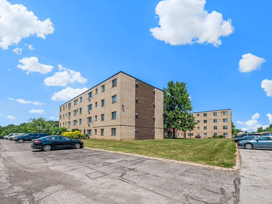 Columbus Park Apartments | 6055 Bear Creek Dr, Bedford Heights, OH 44146, USA | Phone: (440) 359-7481