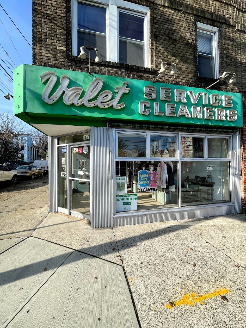 Valet Service Cleaners | 1075 Avenue C, Bayonne, NJ 07002, USA | Phone: (201) 339-0567
