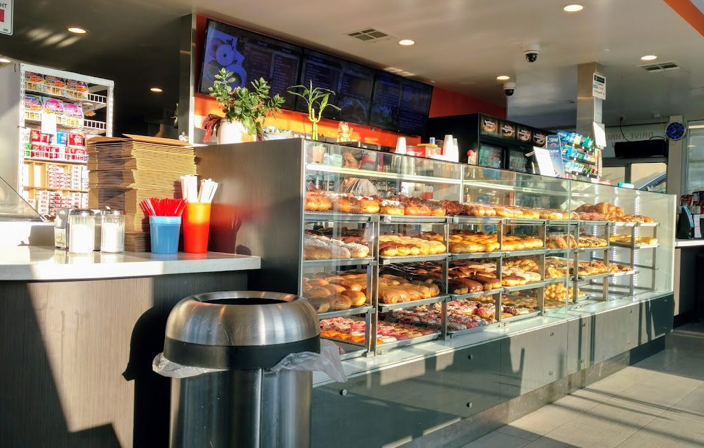 B & B Donuts | 925 Harbor Blvd, Fullerton, CA 92832, USA | Phone: (714) 879-9670