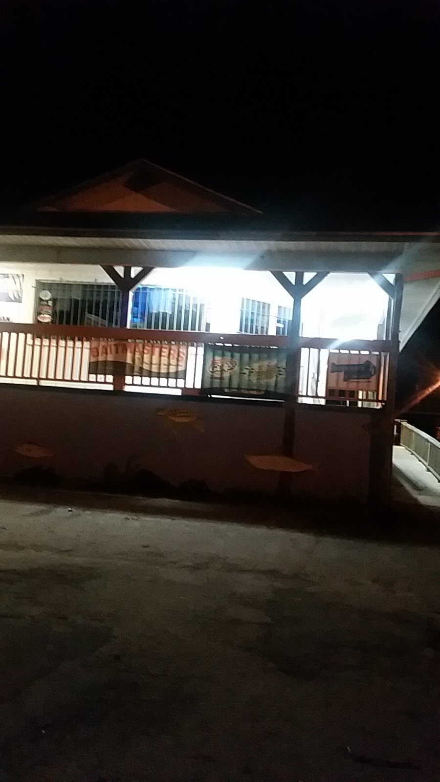 J & J Bait and Tackle Outfitters II | 1234 Baillies Bluff Road, Holiday, FL 34691, USA | Phone: (727) 940-7928