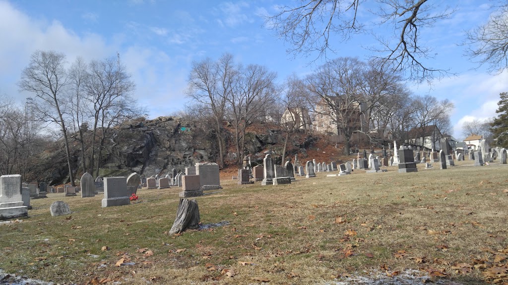 St Mary Cemetery | 304 Fellsway E, Malden, MA 02148, USA | Phone: (781) 322-6300